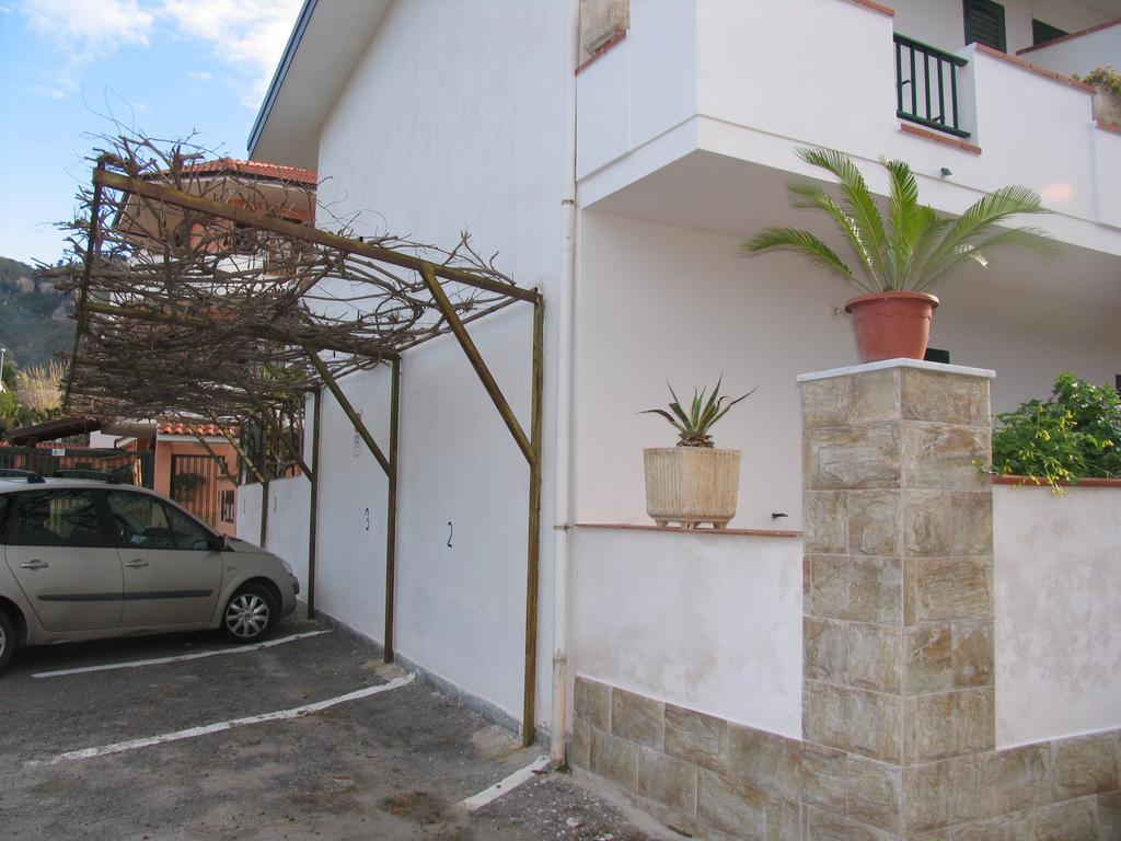 Villini Macri Appartement Parghelia Buitenkant foto